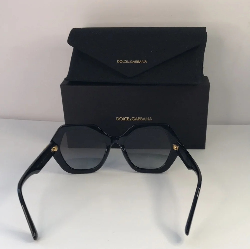 💯 - New Authentic Dolce and Gabbana Gradient Black Irregular Ladies Sunglass…